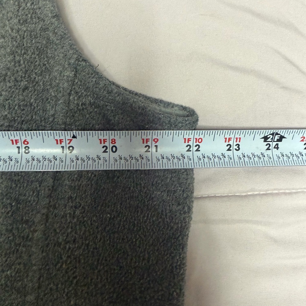 Patagonia Synchilla Charcoal Vest - Picture 4 of 5